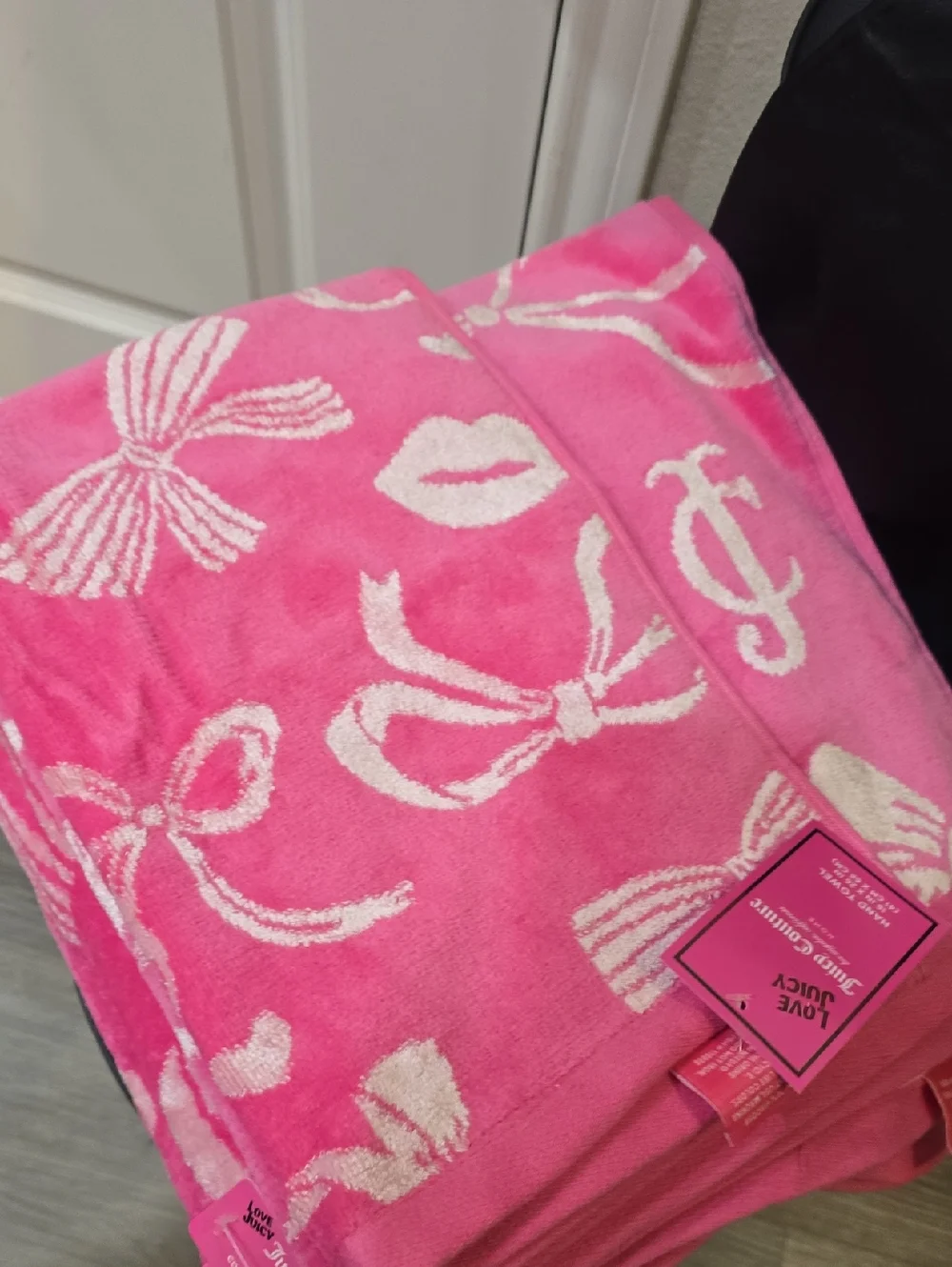 Juicy Couture Home Lips & Bows Bath & Hand Towel Set